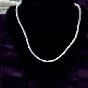 Nwot Puka Shell White beach Hawaiian Necklace